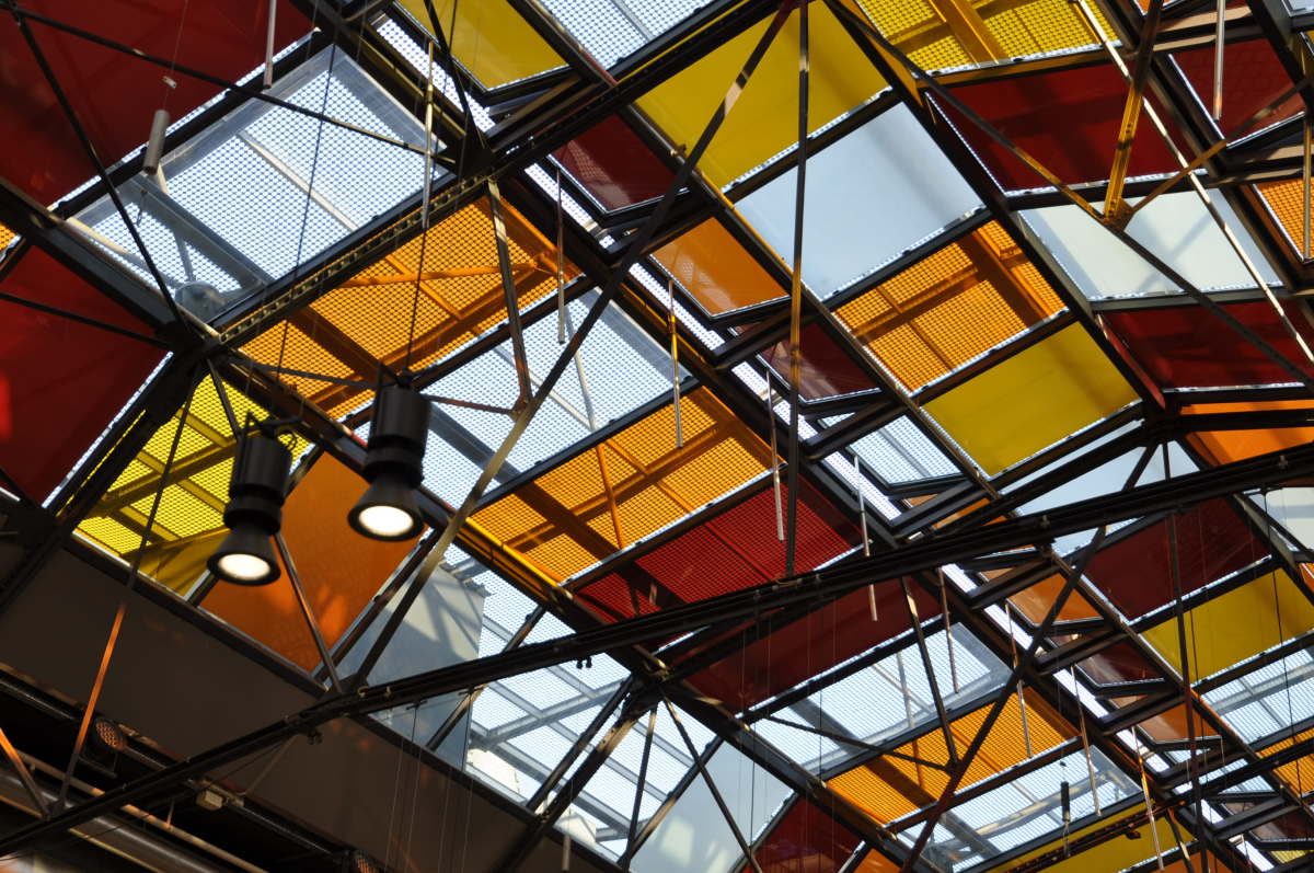 Foto des Glasdachs der Hallen am Borsigturm von innen