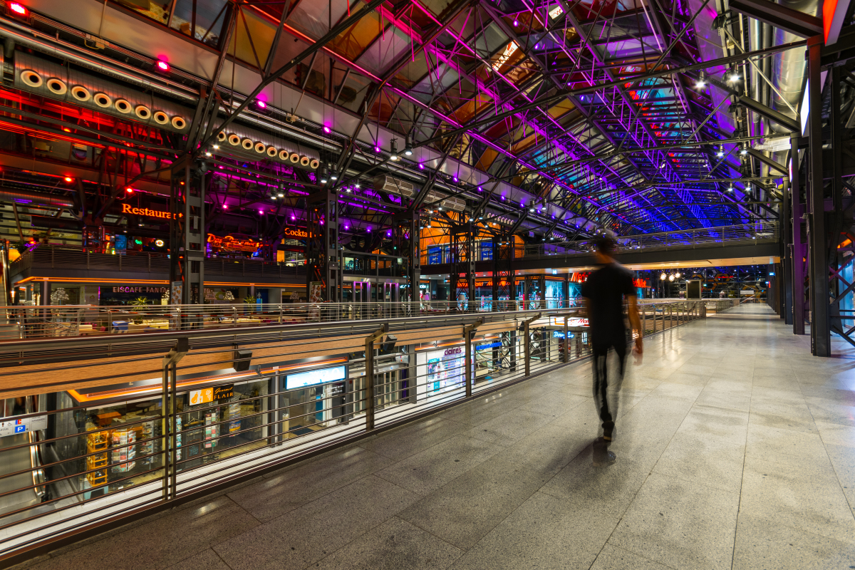 Foto von der Innenfläche des Obergeschosses der Hallen am Borsigturm
