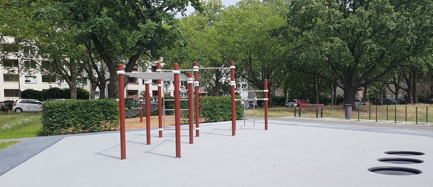Fitnessplatz Roedernallee/Alt-Wittenau (1)