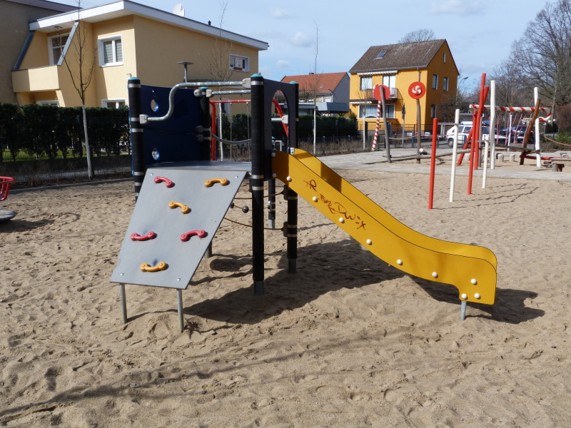 Spielplatz Letteallee 7