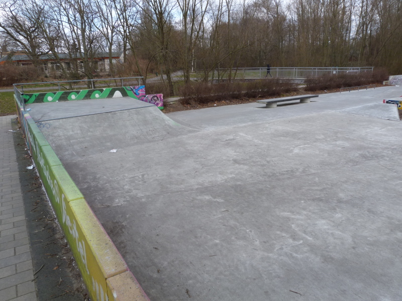 Skaterplatz Senftenberger Ring 5