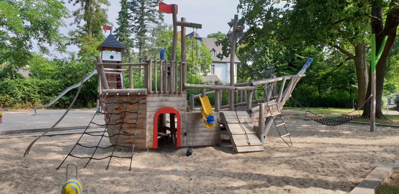 Spielplatz Almazeile 2