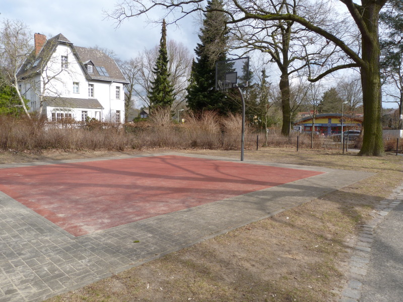 Spielplatz Almazeile 7