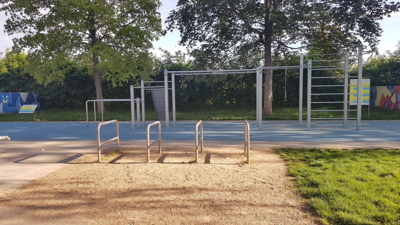 Spielplatz Am Seggeluchbecken 9