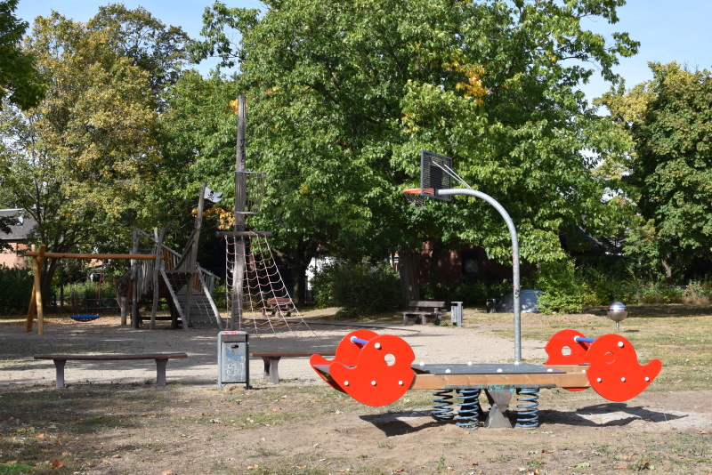 Spielplatz Borsigaue/ Miraustraße 6
