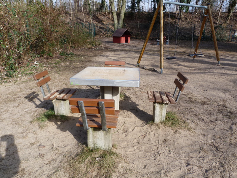 Spielplatz Falkenthaler Steig 3