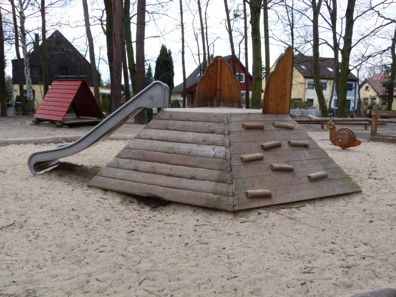 Spielplatz Im Erpelgrund 9
