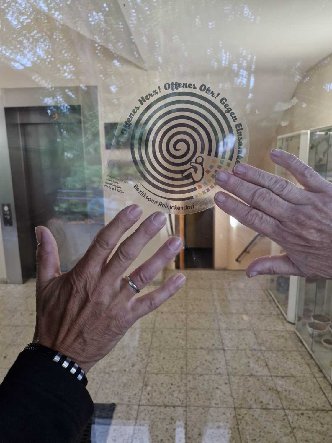 Offenes Herz! Offenes Ohr! Gegen Einsamkeit!