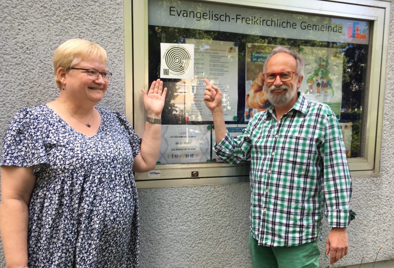 Sticker Anbringung Anlaufstelle Evangelisch-Freikirchliche-Gemeinde Berlin-Reinickendorf K.d.ö.R. – Baptisten-Kirche –
