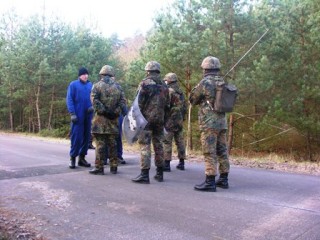 erste_st__ren_diskutieren_mit_sicherheitskr__ften