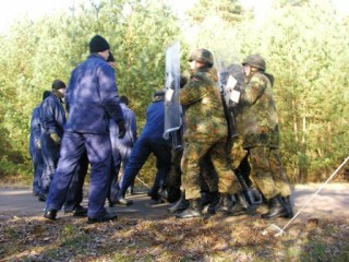 versuch_eines_durchbruchs_durch_die_sicherheitskr__fte