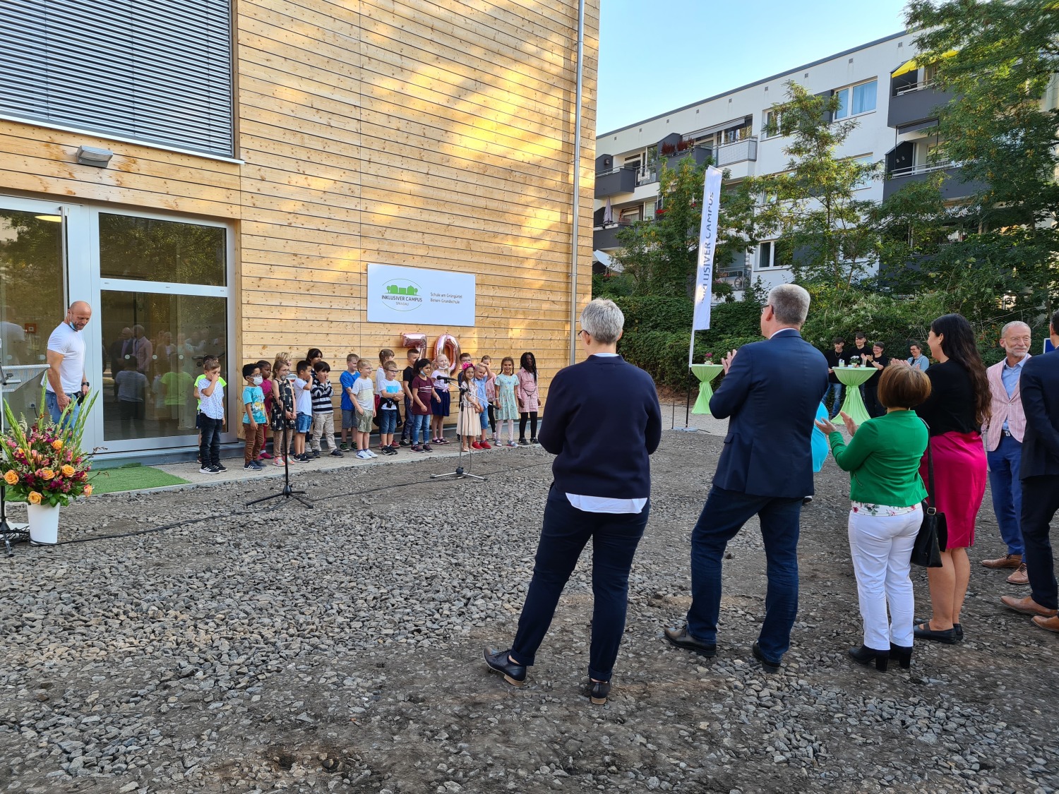 Eröffnung des Holz-MEB Birken-Grundschule
