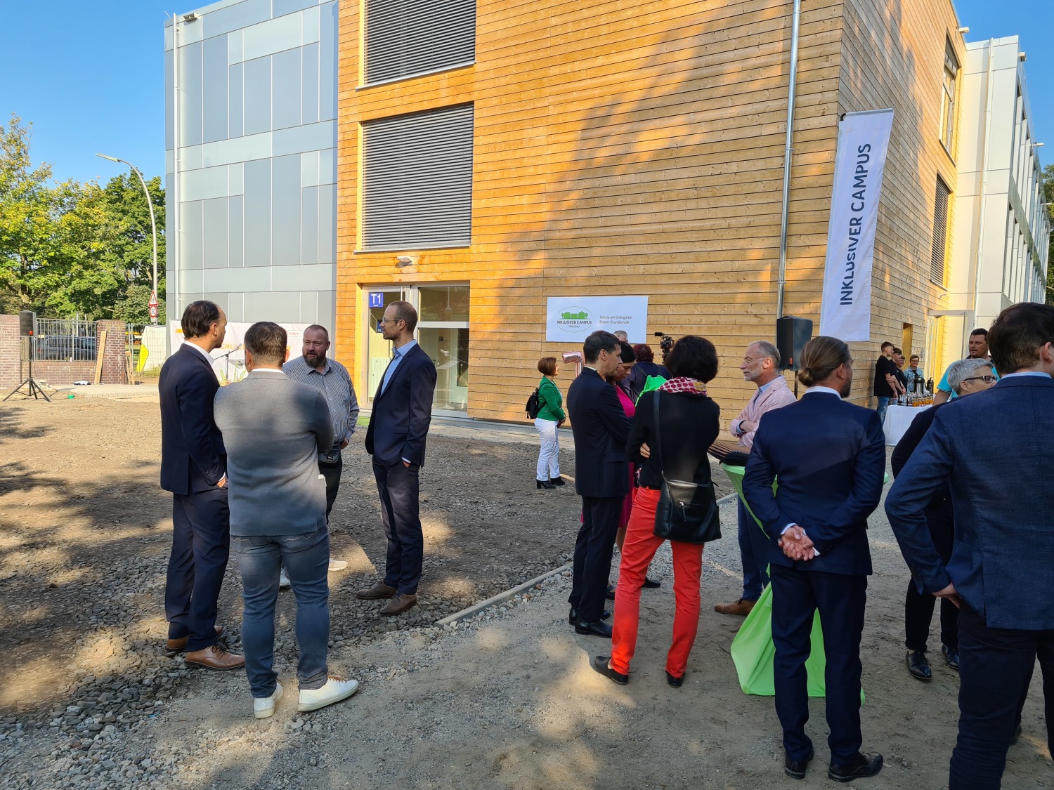 Eröffnung des Holz-MEB Birken-Grundschule