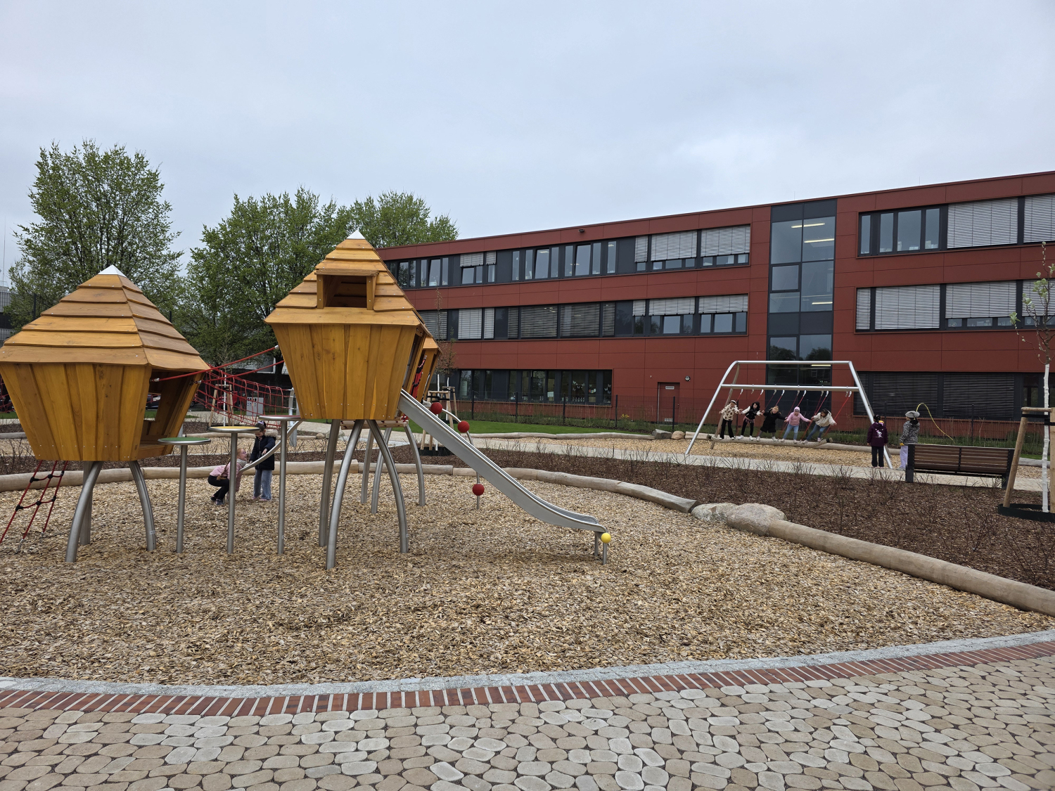 Neue Außenanlagen Grundschule an der Pulvermühle