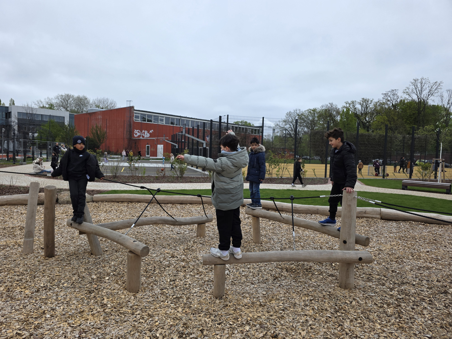Neue Außenanlagen Grundschule an der Pulvermühle