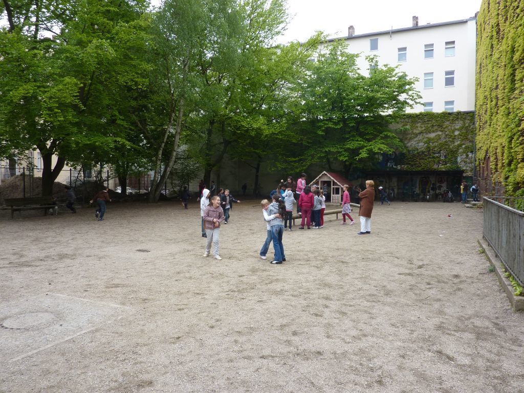 Schulhof Lynar-Grundschule vor der Sanierung