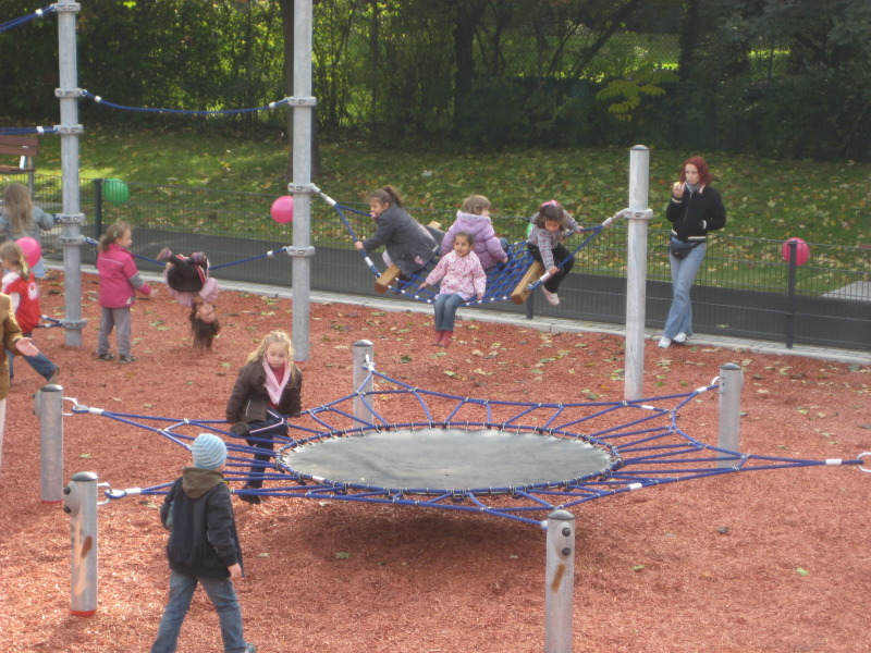 barrierearmer Spielplatz am Falkenhagener Tor