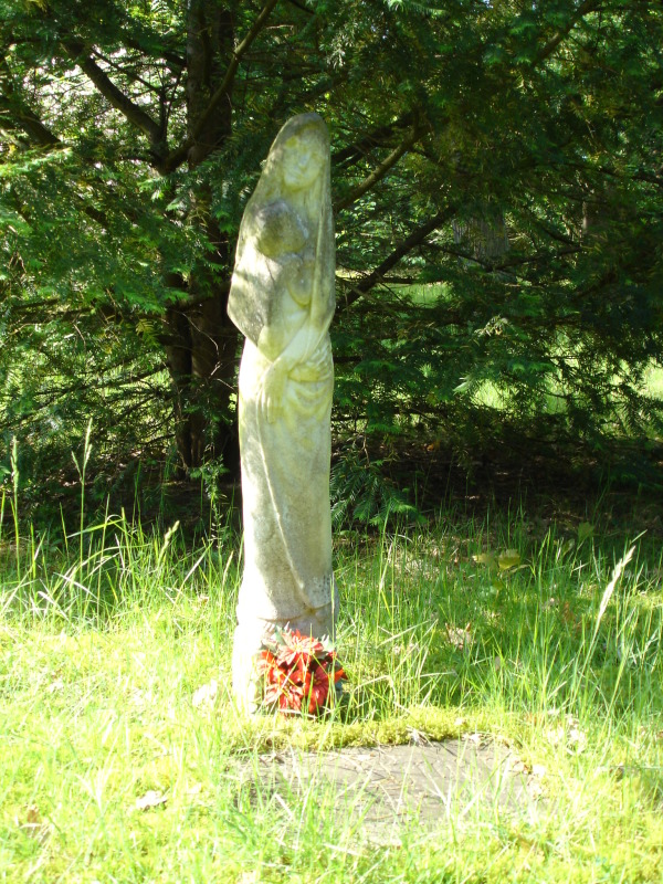 Denkmal Marienfigur Friedhof in den Kisseln