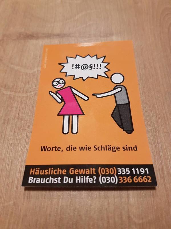 Aufkleber "Worte, die wie Schläge sind"