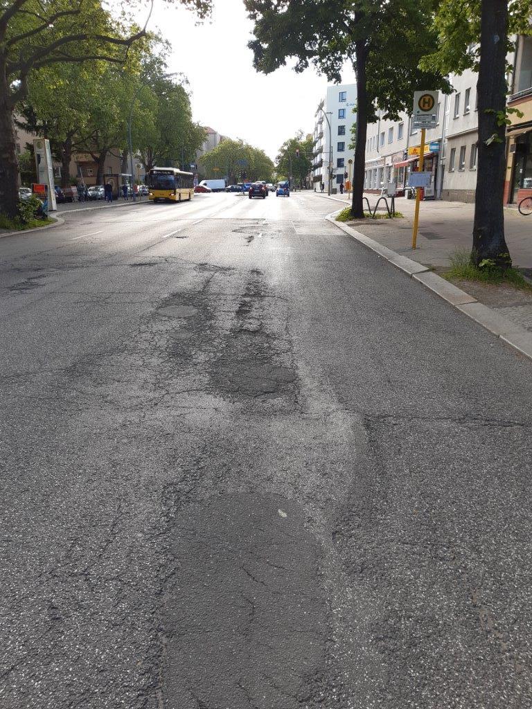 Zustand vor der Fahrbahnsanierung - Bismarckstr-Steglitzer Damm