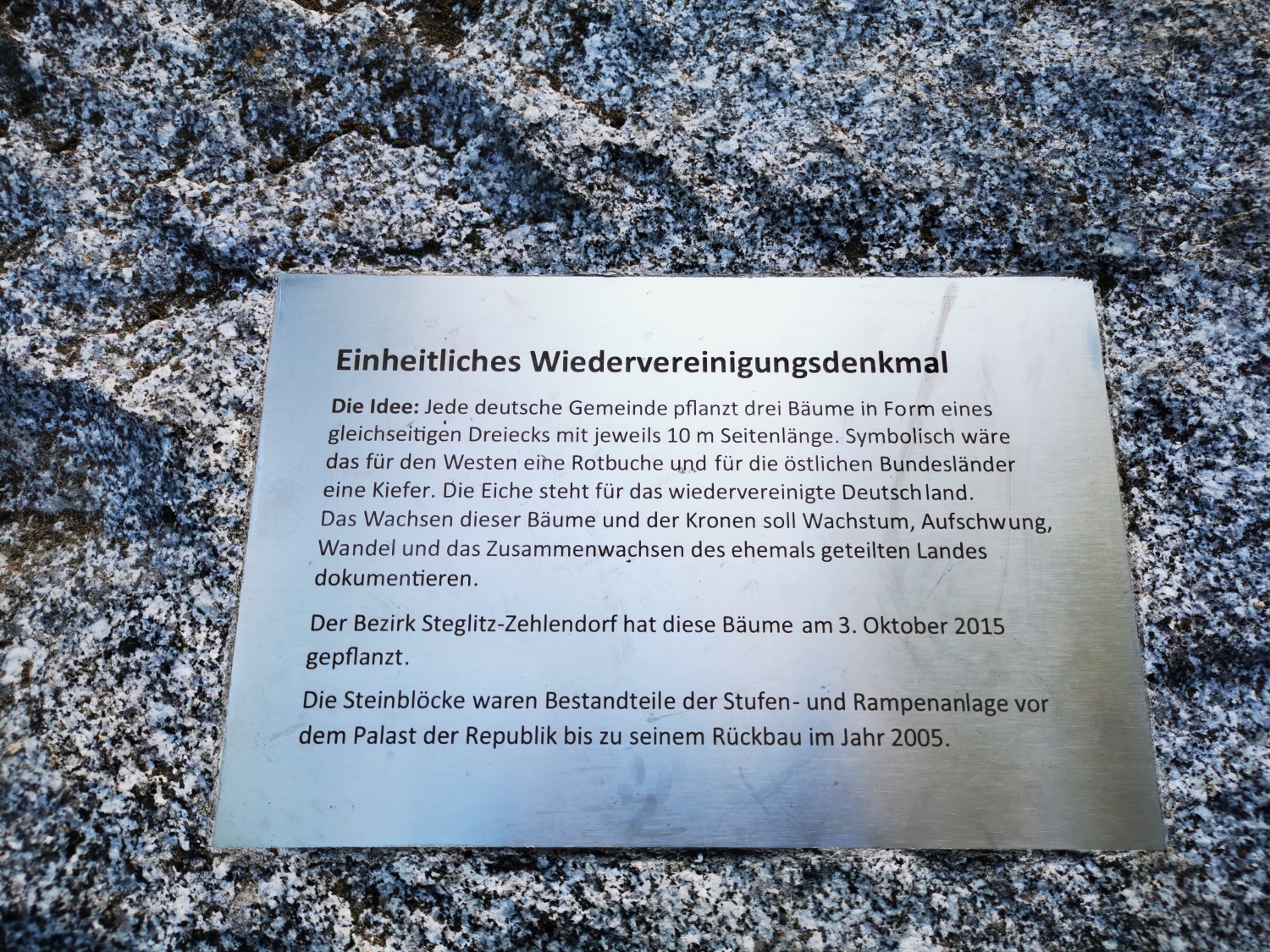 Einheitliches Wiedervereinigungsdenkmal im Schönower Park 2021