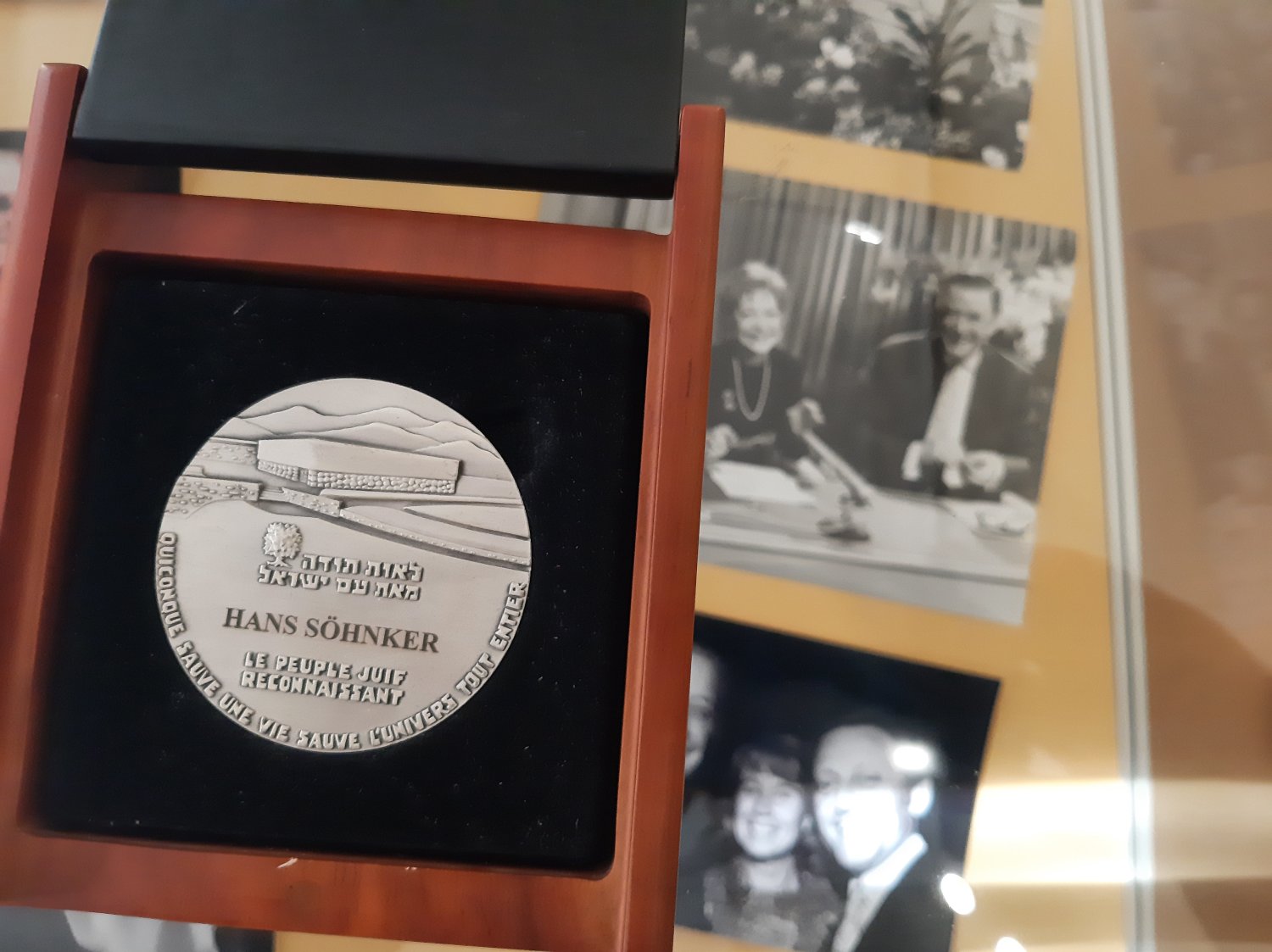 Ausstellungsstück im Heimatmuseum Zehlendorf der Sonderausstellung „Hans Söhnker – Leinwandheld und Lebensretter“