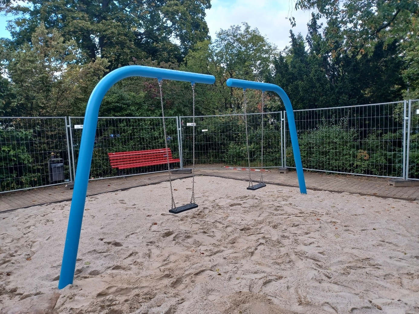 Spielgerät auf dem sanierten Spielplatz in der Dillgesstraße