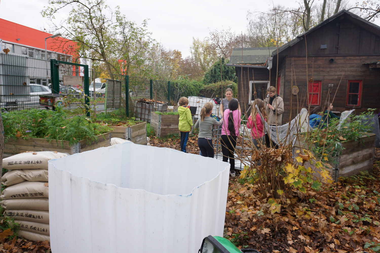 Eindrücke des Baus einer Pflanzenkläranlage der Kinder- und Jugendfreizeiteinrichtung Sonnenhaus