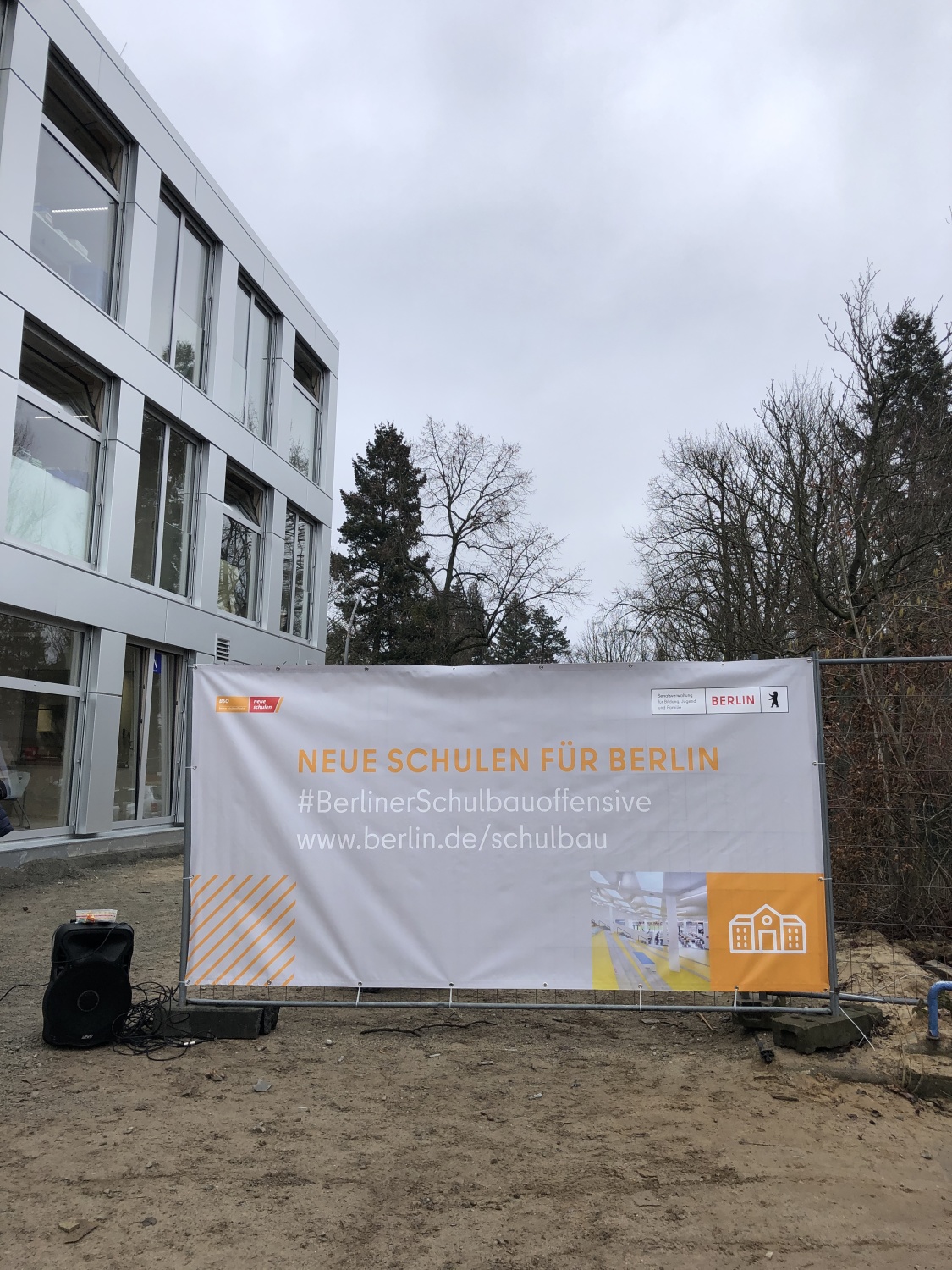 HOMEB-Eröffnung_Grundschule am Königsgraben_Banner_der_Schulbauoffensive