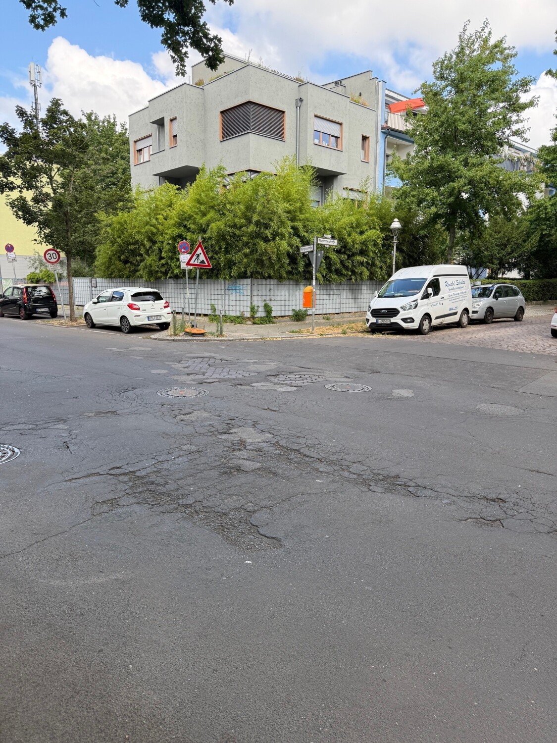 Beispiel 2: Fahrbahnzustand Klingsorstraße
