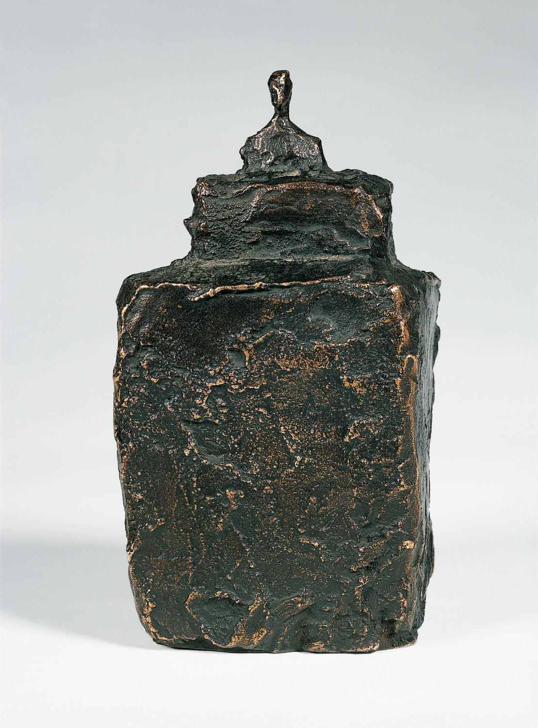 Alberto Giacometti, Petit buste sur double socle, 1940/41, Bronze, 11,4 x 6 x 6 cm, signiert und nummeriert 6/8, Gießerstempel: Susse Fondeur Paris