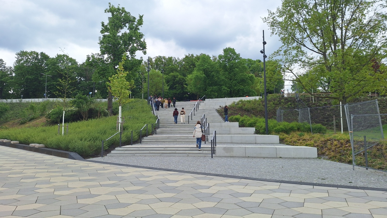 Neuer Uferpark an der Ronnebypromenade am Wannsee in Steglitz-Zehlendorf