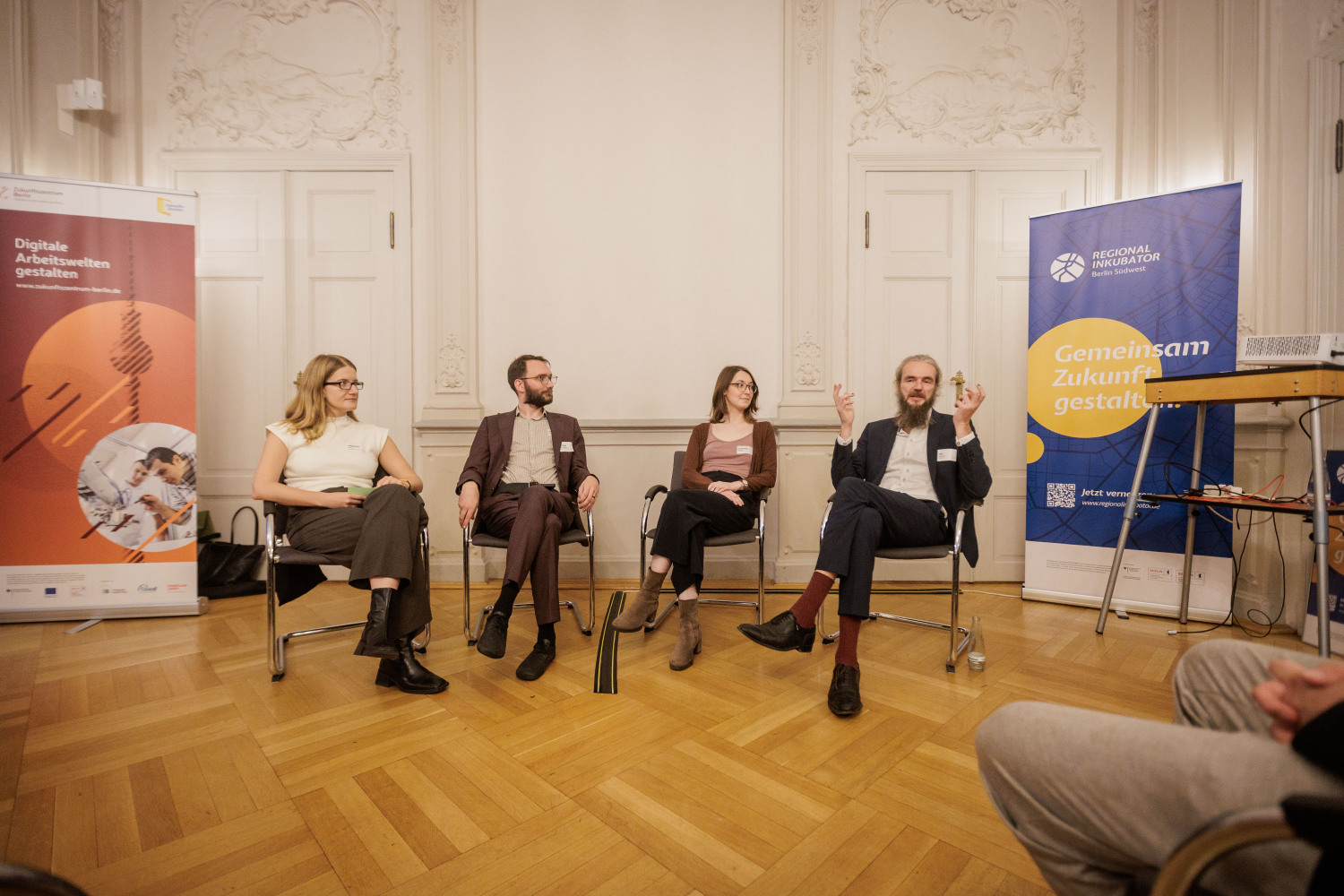 v.l.n.r.: Francesca Hermani und Patrick Skarupke-Witten (Zukunftszentrum Berlin), Magdalena Birkmann und Tom Bresemann (Lettrétage e. V.)