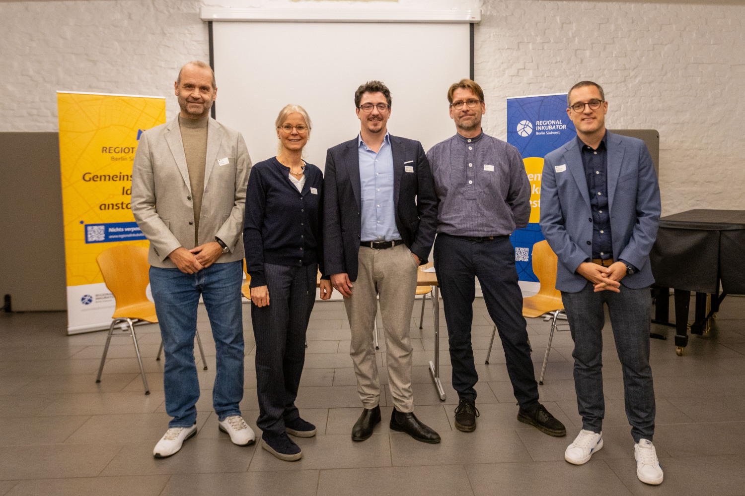 (v.l.n.r.): Prof. Dr. Frank Schaal (Bundesverband für Campingwirtschaft e.V.), Anette Seidel (Mascontour GmbH), Juri Effenberg (Regionalinkubator Berlin Südwest), Steffen Otte (Domäne Dahlem) und Andreas Woche (Stiftung Preußische Schlösser und Gärten Berlin-Brandenburg)