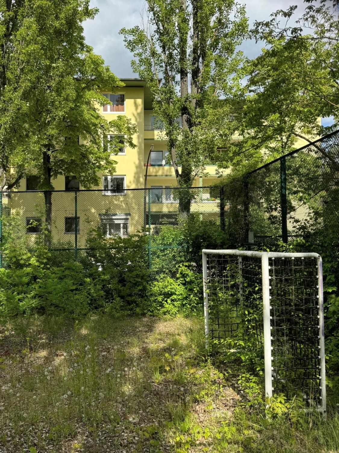 Vorheriger Zustand des Spiel- und Bolzplatzes Bernkastler Platz