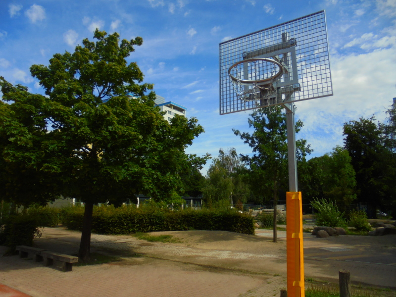 Neue Spielgeräte Mercator-Grundschule - Basketballkorb