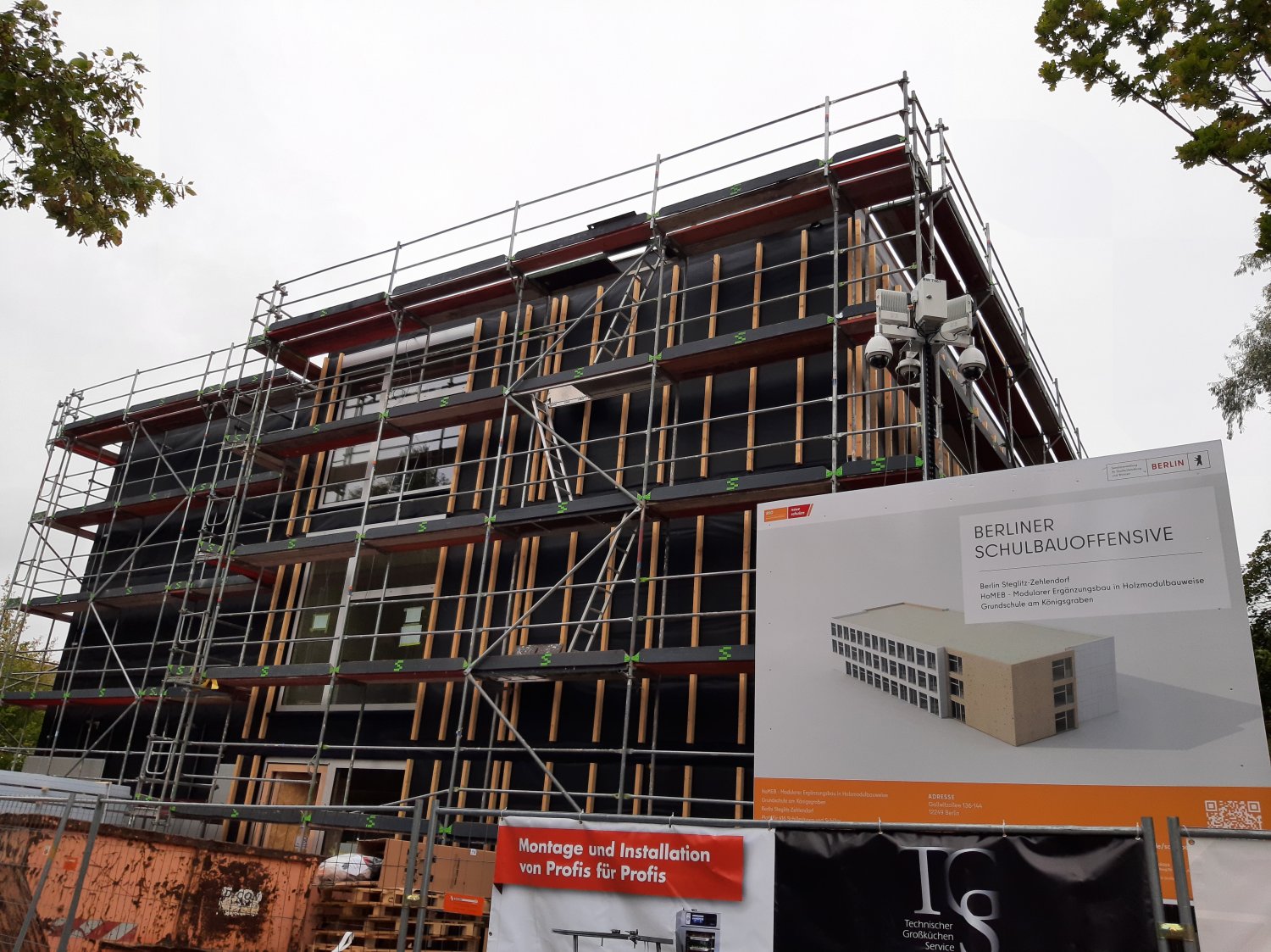 Grundschule am Königsgraben - Außenansicht Holz-MEB - Stand: 22.09.2021