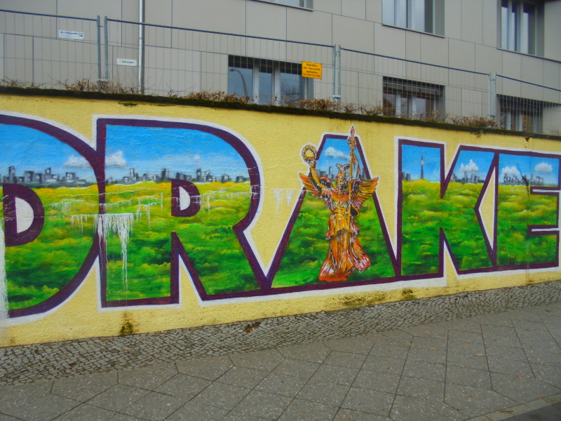 Farbenfrohes Graffito Friedrich-Drake-GS