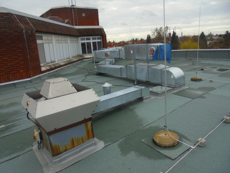 Kronach-Grundschule erneuertes Dach mit Entrauchungsanlage