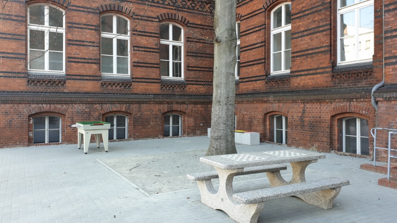 Gymnasium Steglitz Außenanlage