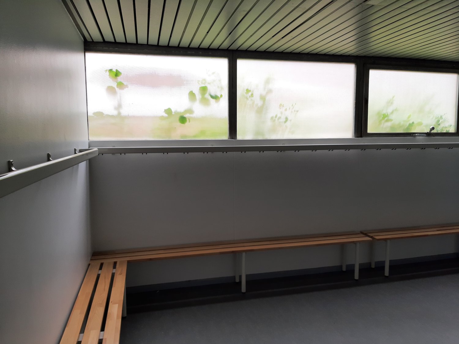 Conrad-Grundschule - Sanierte Umkleidekabine Sporthalle