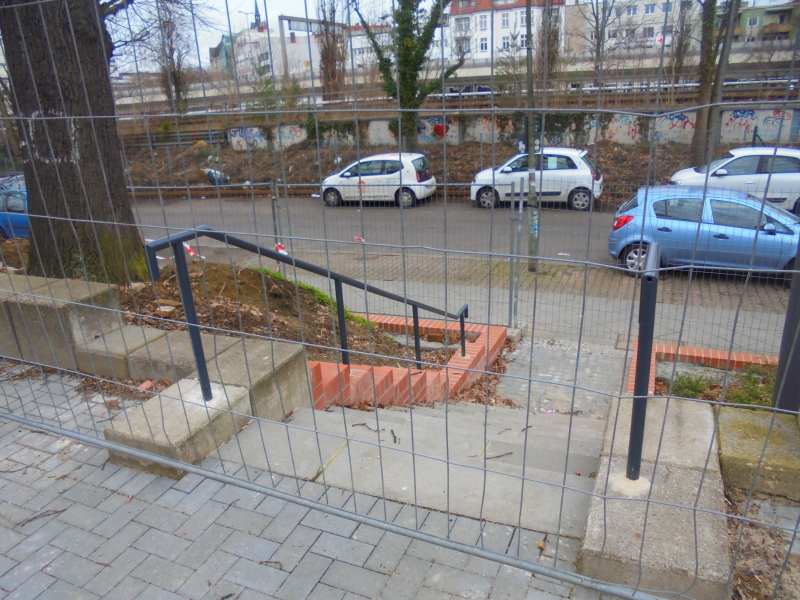 Gymnasium Steglitz Neu errichtete Fluchttreppe