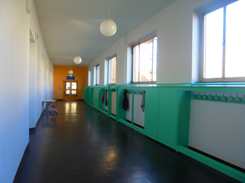 Sachsenwald-Grundschule Korridor frisch gestrichen 1