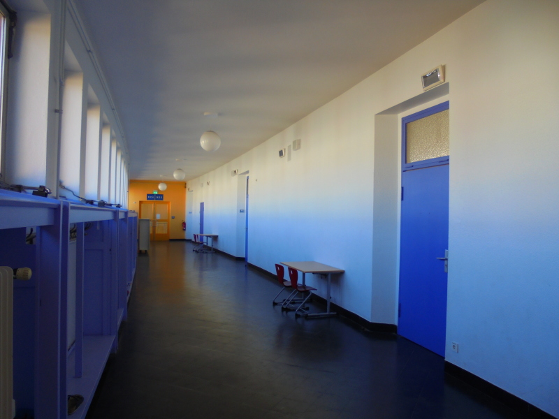 Sachsenwald-Grundschule Korridor frisch gestrichen 2