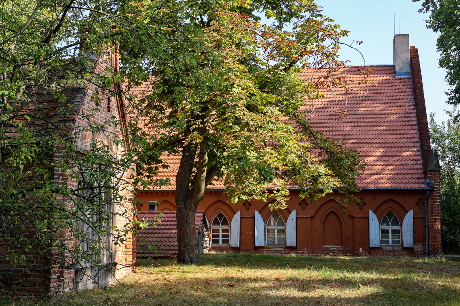 Alte Ställe in der Nähe der Meierei