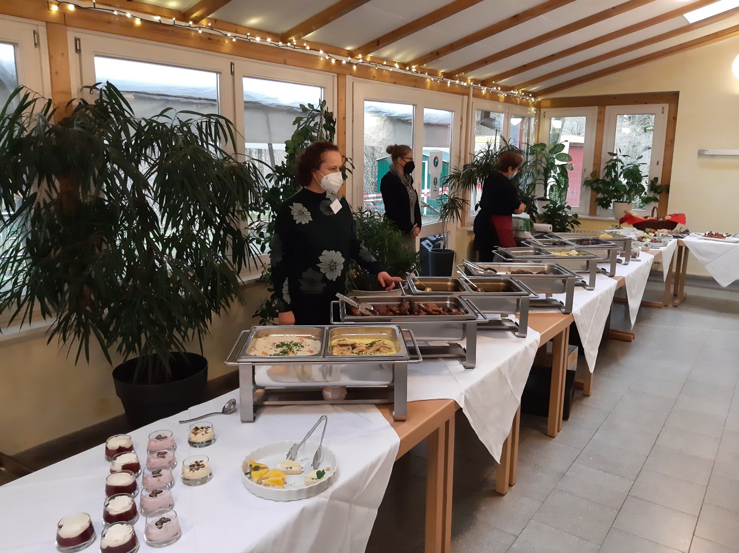 Weihnachtssterne im Hertha-Müller-Haus - Buffet