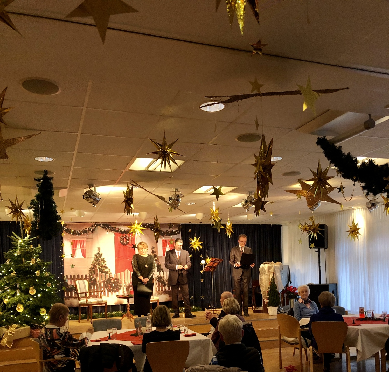 Weihnachtssterne im Hertha-Müller-Haus - Das Trio Gabriele Scheidecker, Maik Tödter und Christian Zacker