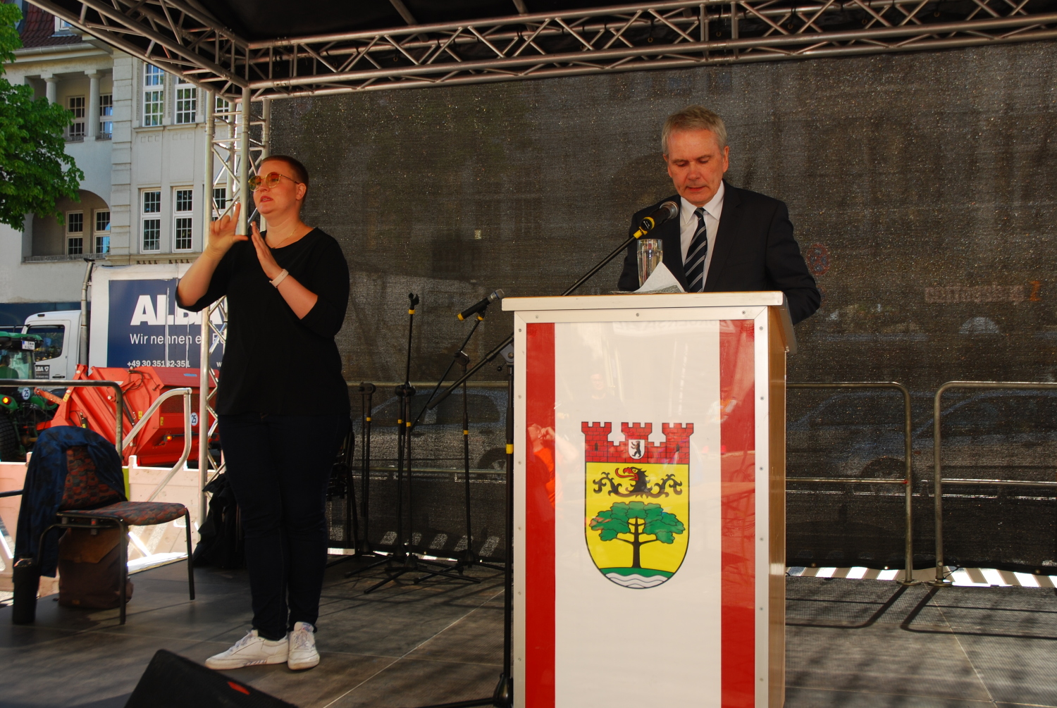 Begruessung-Bezirksstadtrat Mueckisch