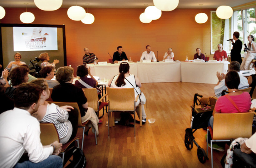 Veranstaltung Einfach Wählen Blick zum Podium