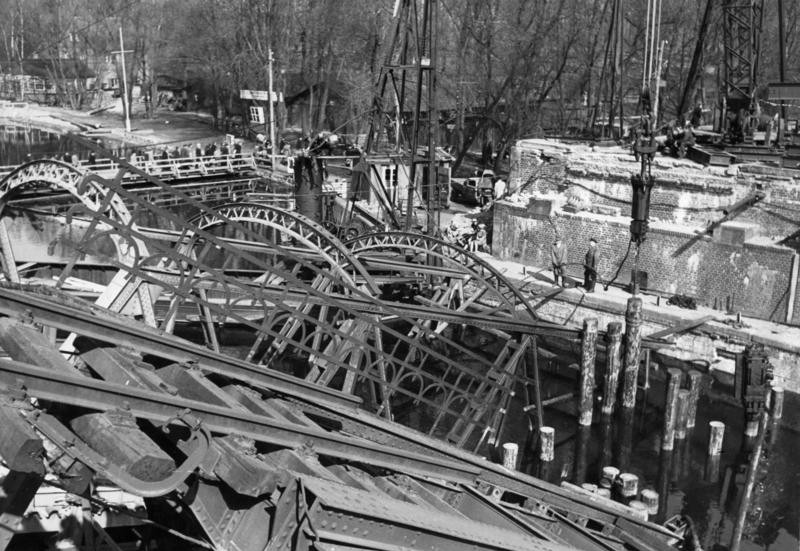 Wiederaufbau der Teltowkanalbrücke 1947